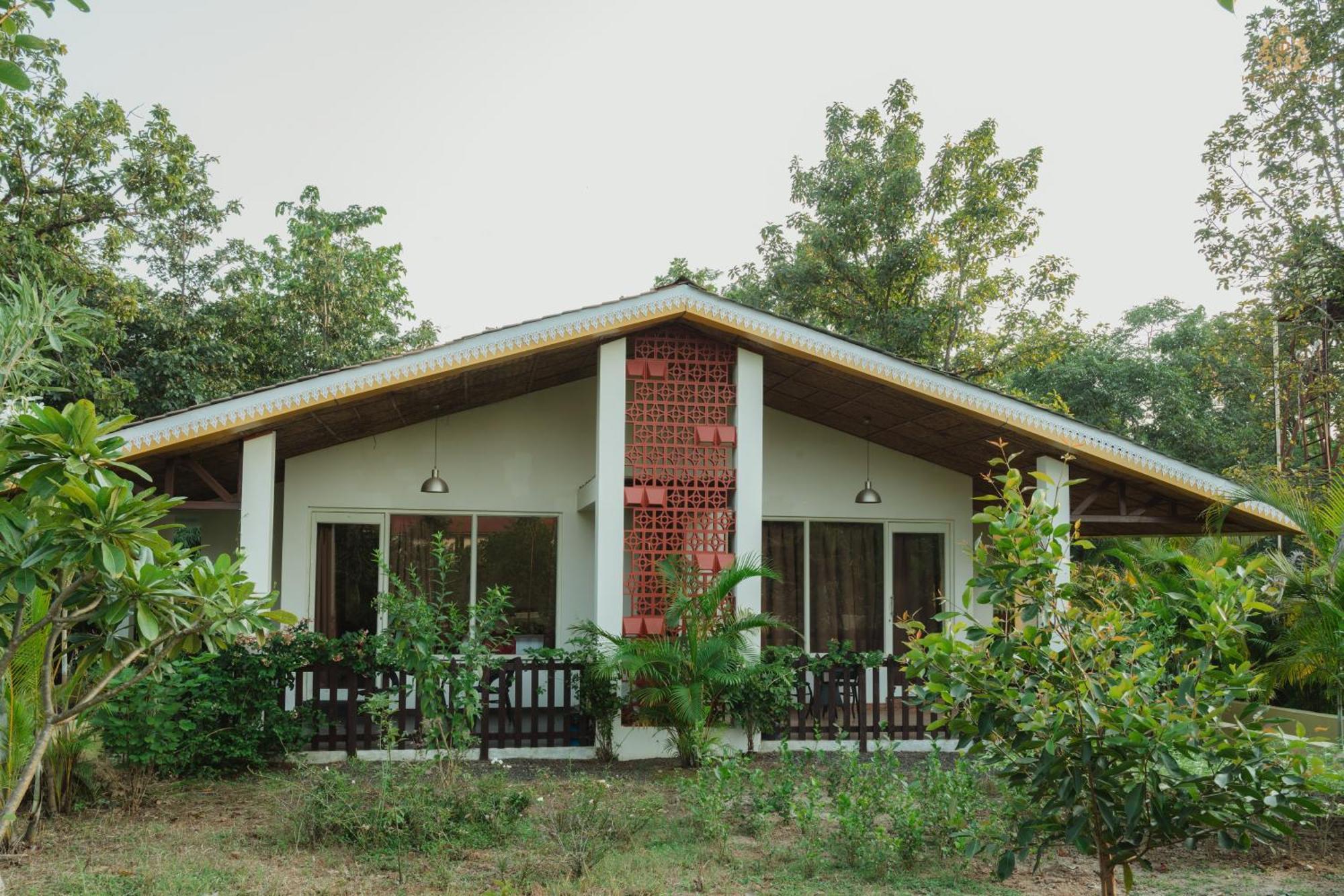 The Infinity Pench Resort Khawāsa Exteriör bild